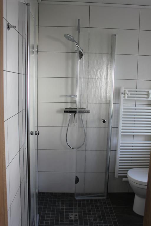 Gastehaus Anton Hotel Oberursel Bagian luar foto